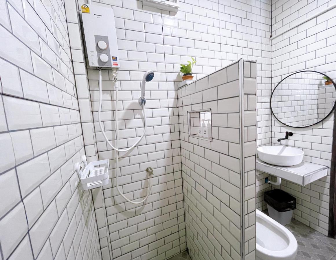 코란 Baan Tipsukon B&B 외부 사진